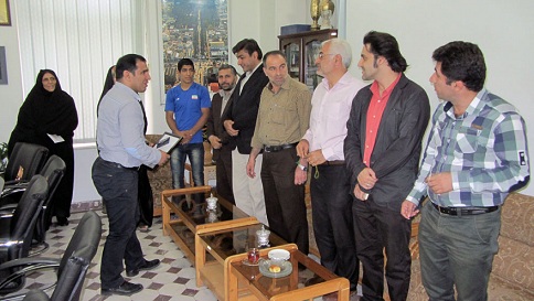 دیدار شهردار بهشهر با قهرمان کشتی